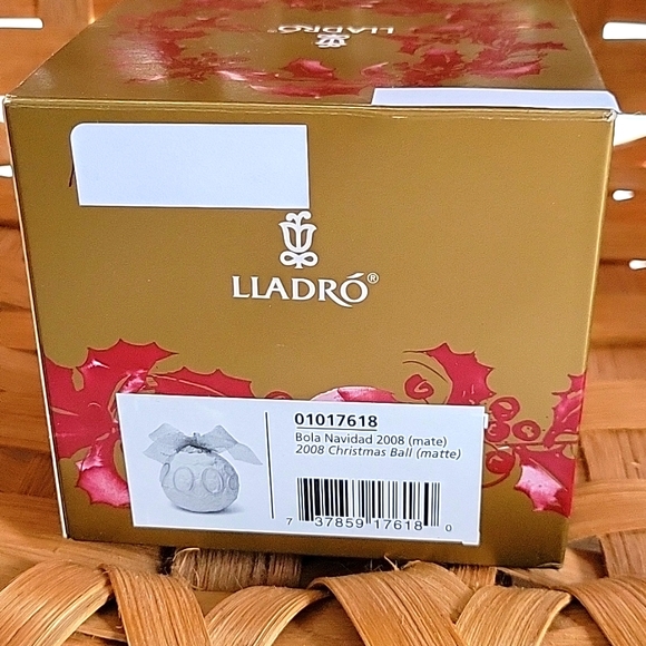 2008 LLADRO CHRISTMAS BALL W/TWO BEAUTIFUL DOVES ON TOP! - Picture 7 of 7